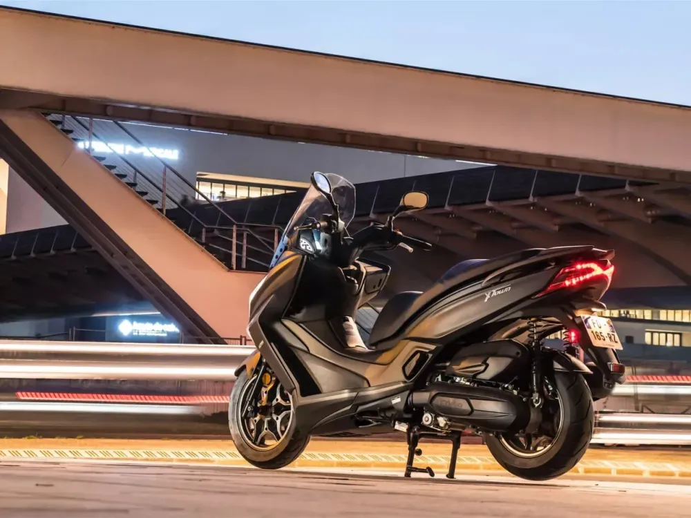 X TOWN 125i